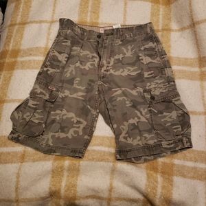 Levi's camo shorts